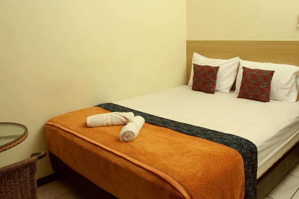 Hotel Bantal Guling Alun Alun Bandung Exterior foto