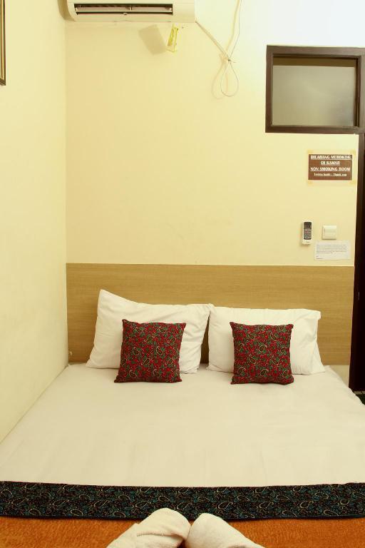 Hotel Bantal Guling Alun Alun Bandung Exterior foto