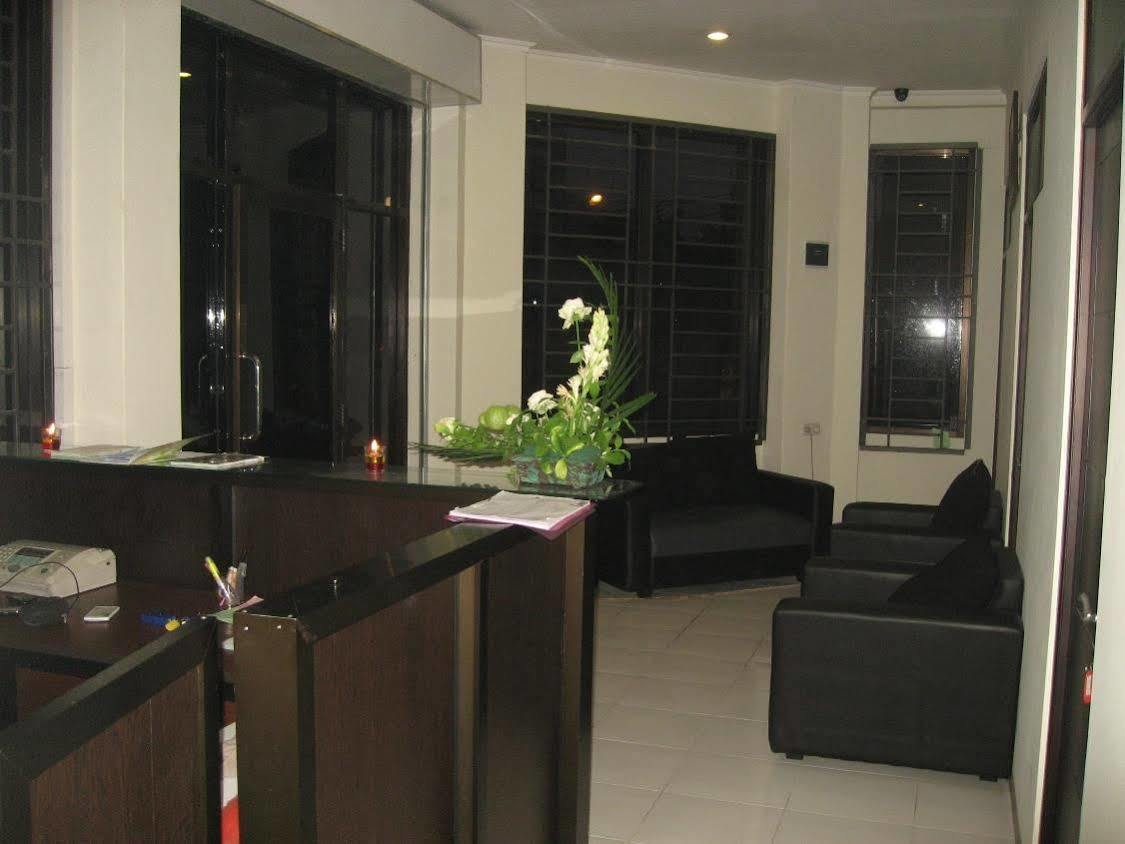 Hotel Bantal Guling Alun Alun Bandung Exterior foto