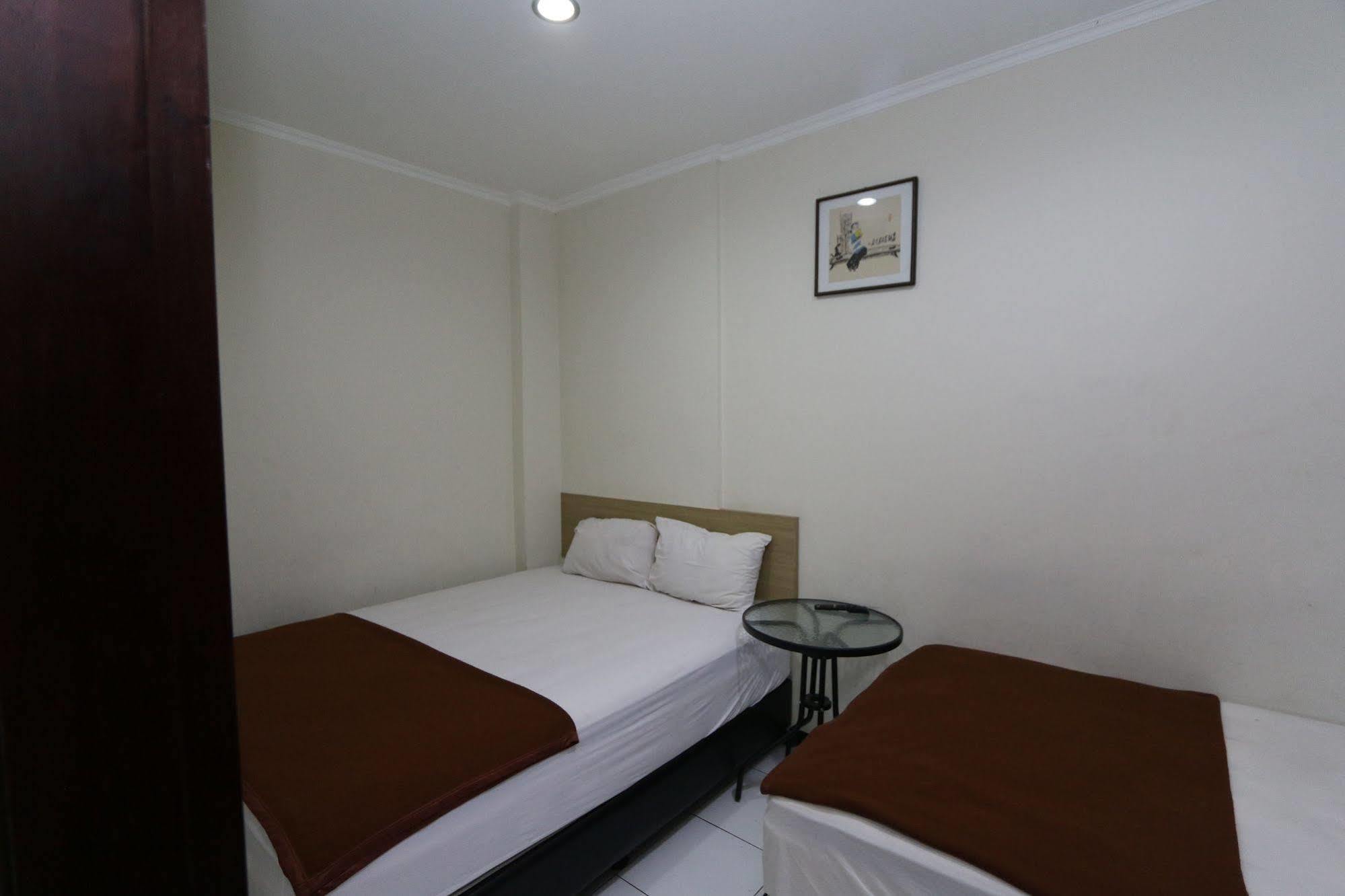 Hotel Bantal Guling Alun Alun Bandung Exterior foto