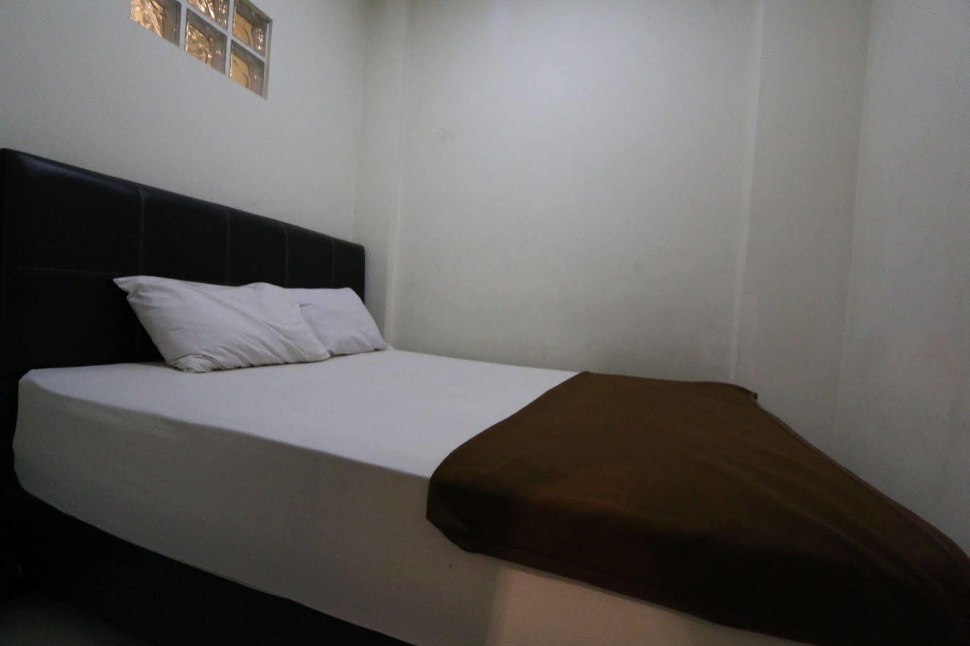 Hotel Bantal Guling Alun Alun Bandung Exterior foto