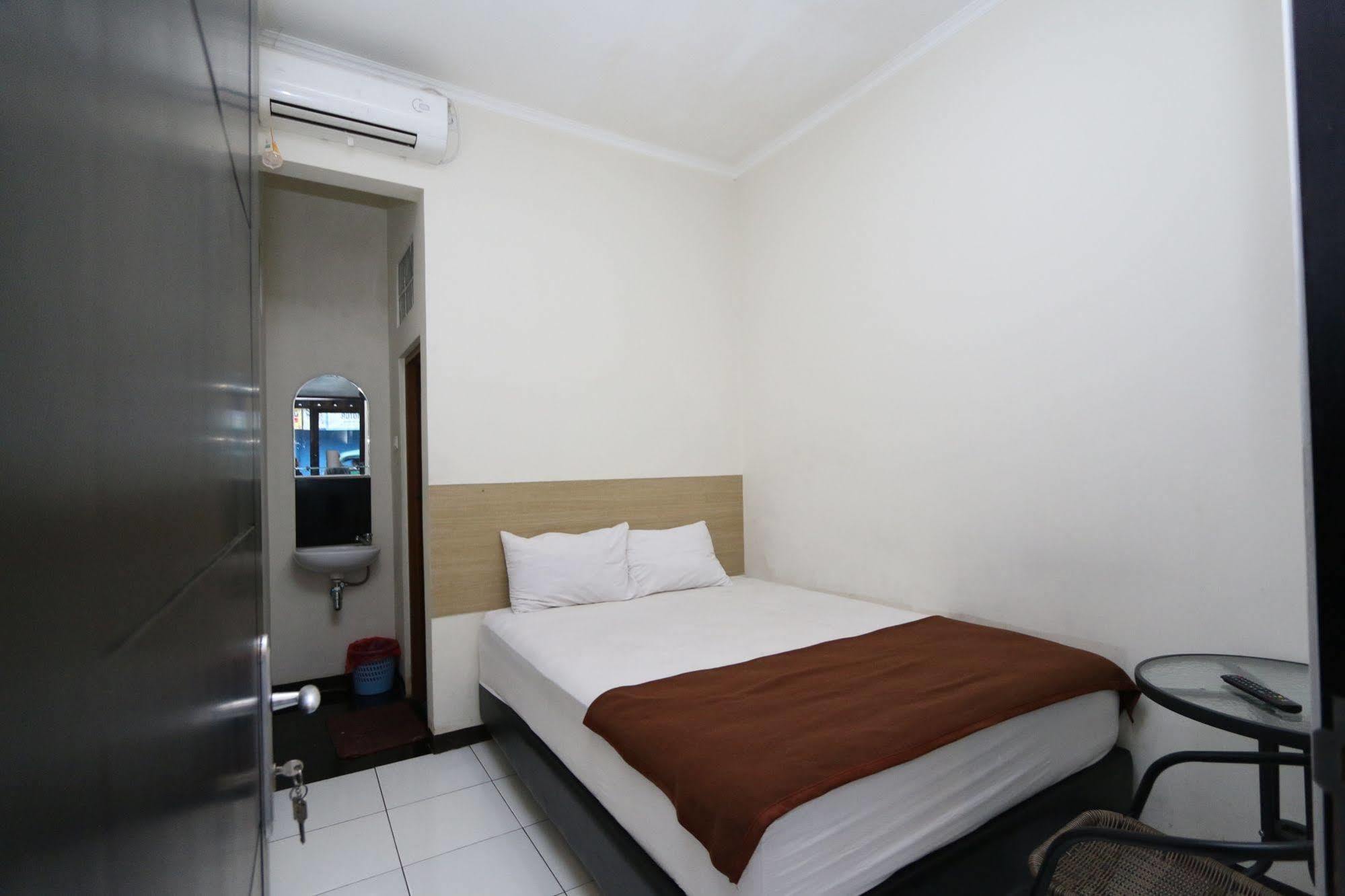 Hotel Bantal Guling Alun Alun Bandung Exterior foto